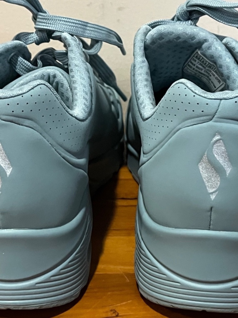 NEW NWT Women's Skechers Lace Up Sneakers Uno Stand On Air Foam Grey Blue 9.5 M - Picture 5 of 14